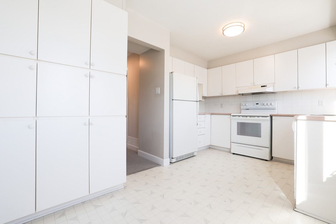 6245 Tealwood Place - Photo 4 of 11