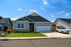 featured image of 214 Oak Crest Way