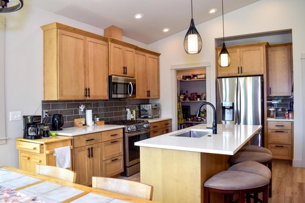 214 Oak Crest Way - Photo 4 of 17