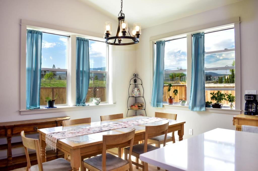 214 Oak Crest Way - Photo 5 of 17