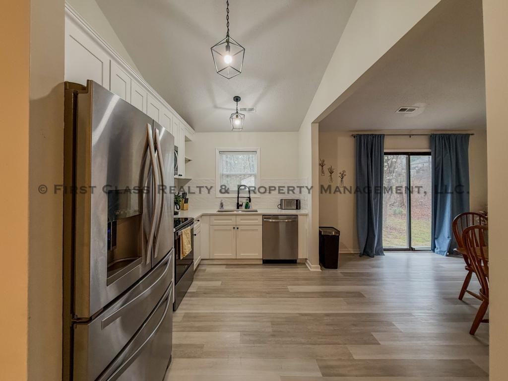 5819 Woodrock Ct - Photo 6 of 26