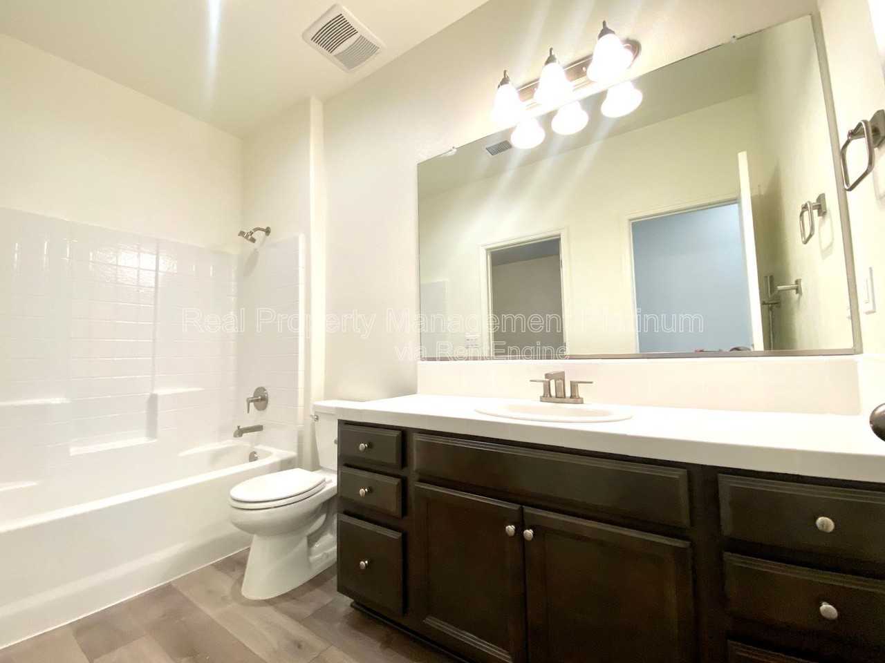 4137 Beverly Ave - Photo 6 of 38