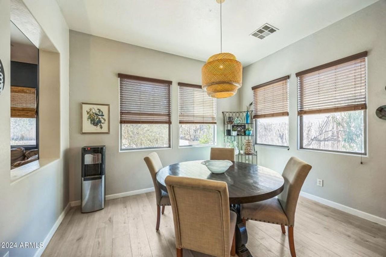 18225 W Paseo Way - Photo 4 of 32