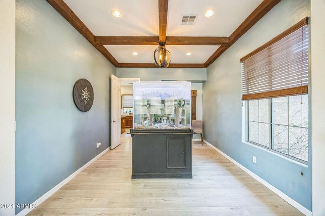 18225 W Paseo Way - Photo 5 of 32