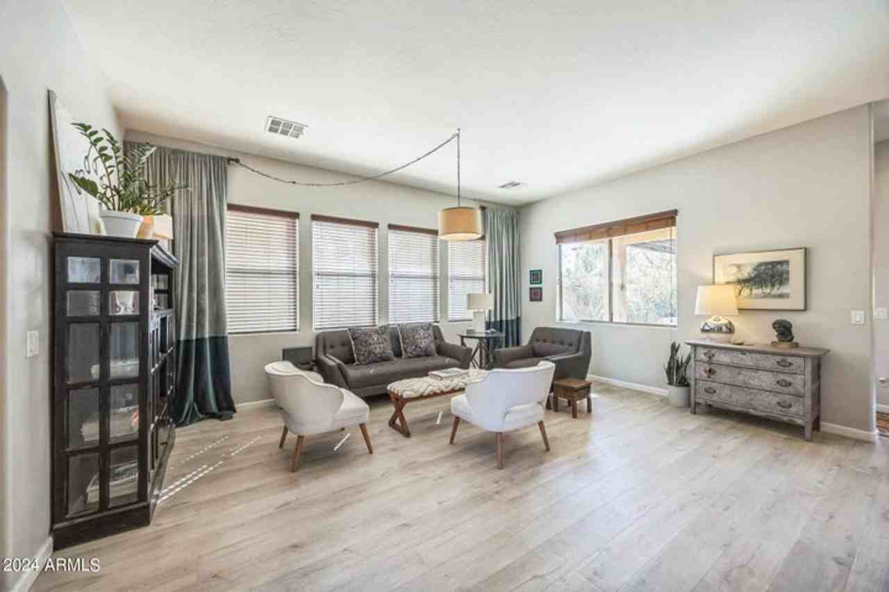 18225 W Paseo Way - Photo 6 of 32