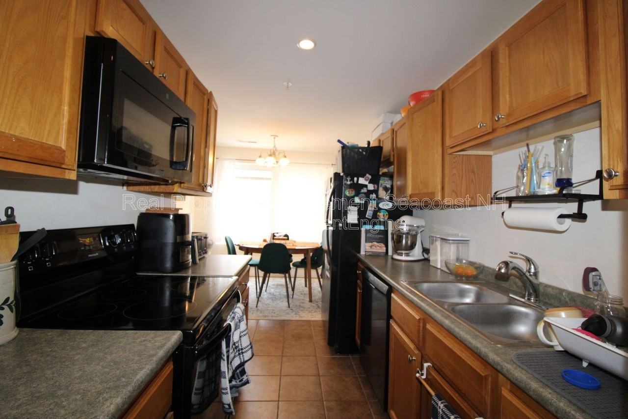 1 Waverly Dr - Photo 2 of 22