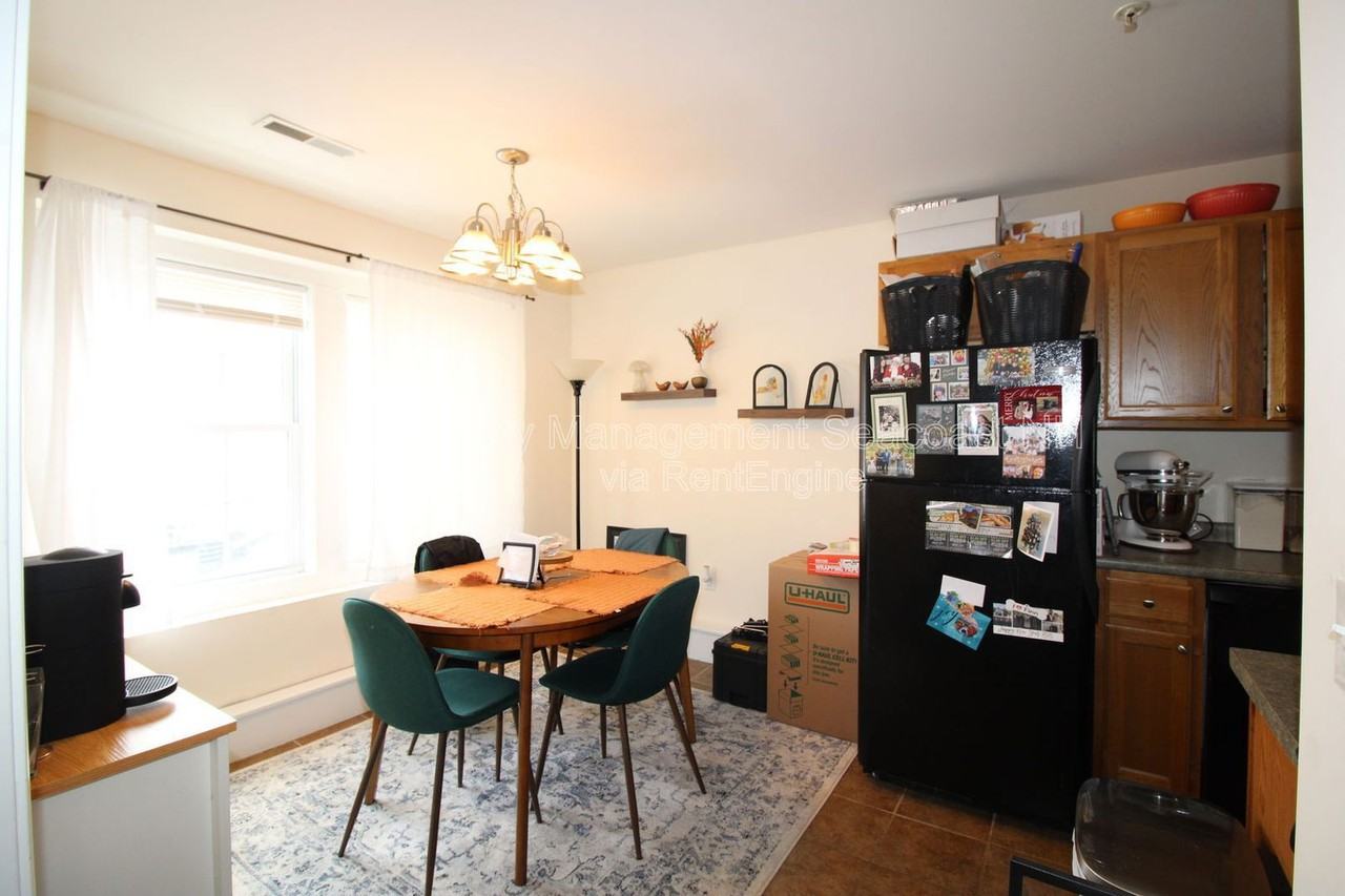 1 Waverly Dr - Photo 3 of 22