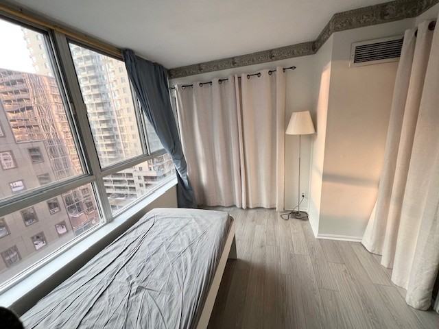 717 Bay Street - Photo 6 of 11