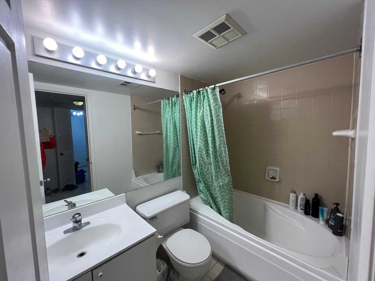 717 Bay Street - Photo 7 of 11