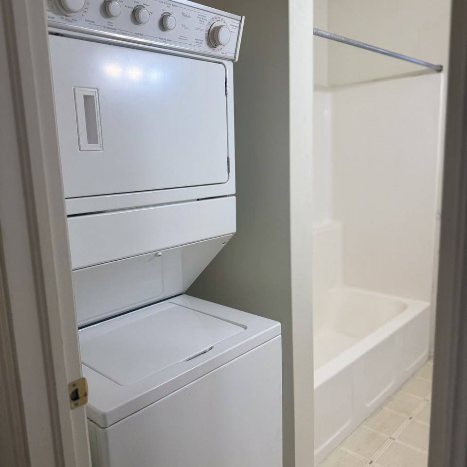 1431 Monroe Blvd #2 - Photo 5 of 9