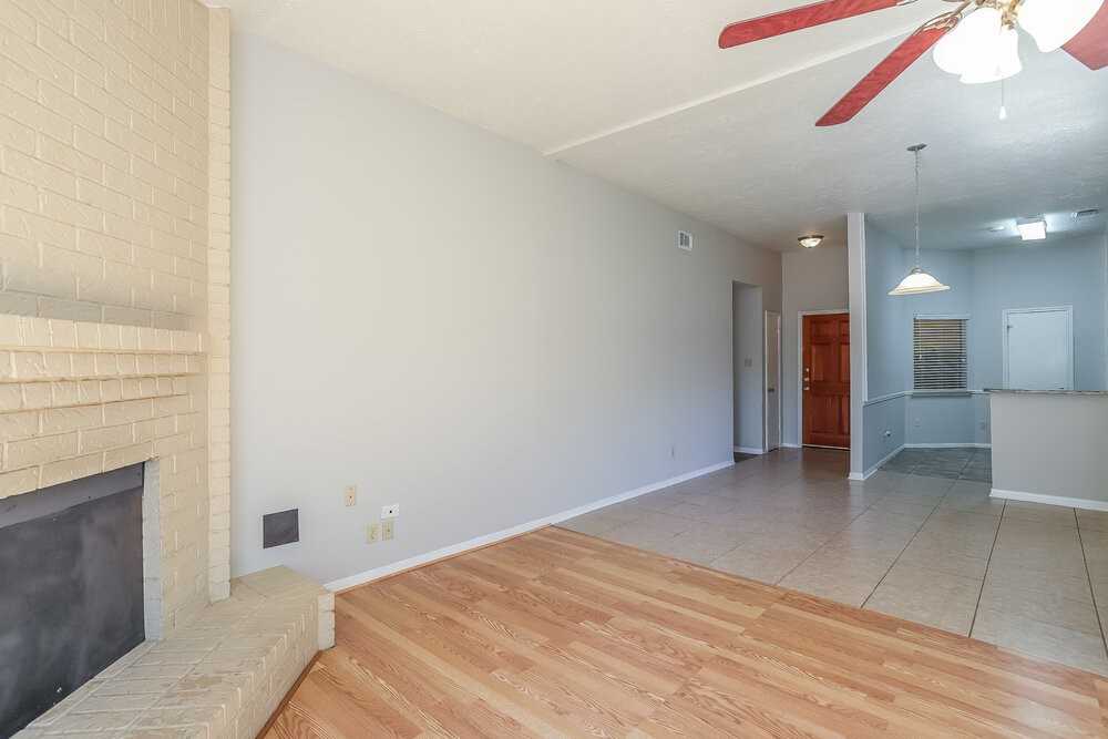 1010 Hickory Post Ct - Photo 4 of 25