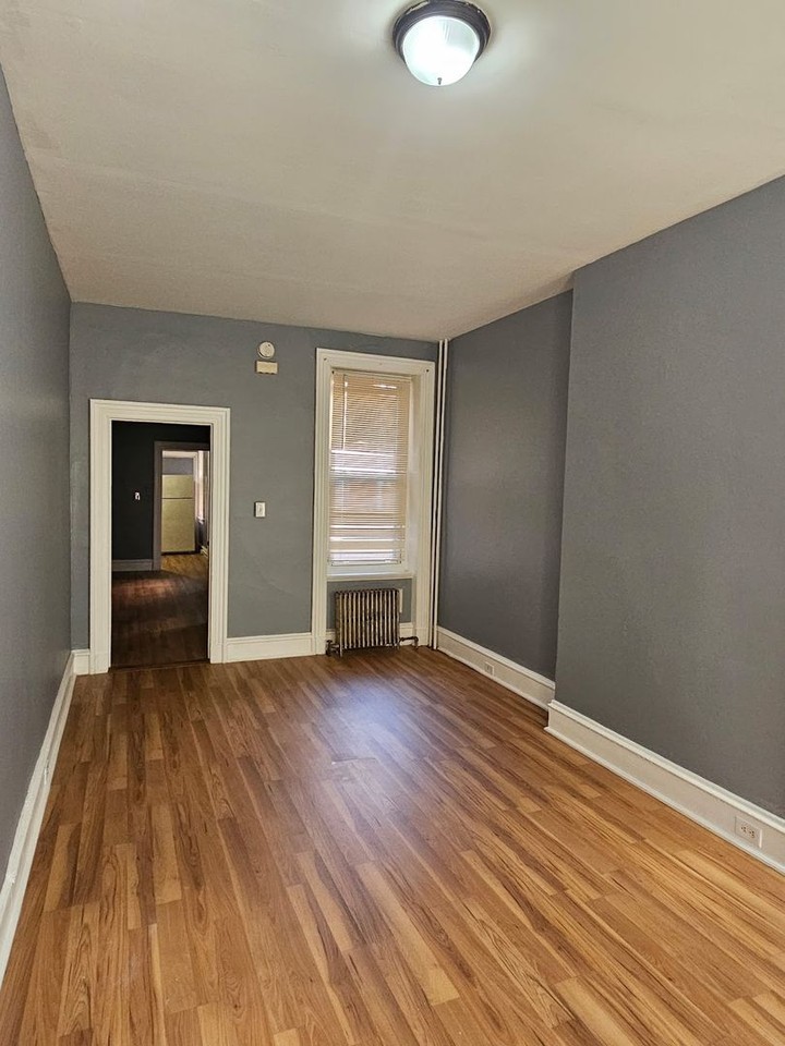 138 N 8th Street - Photo 4 of 18
