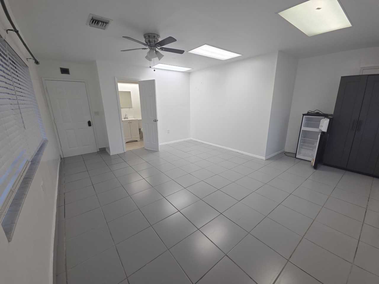 1531 N 69th Way - Photo 2 of 4