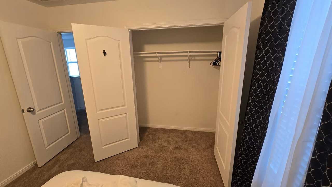 6022 Diamond Sky Ln - Photo 4 of 34