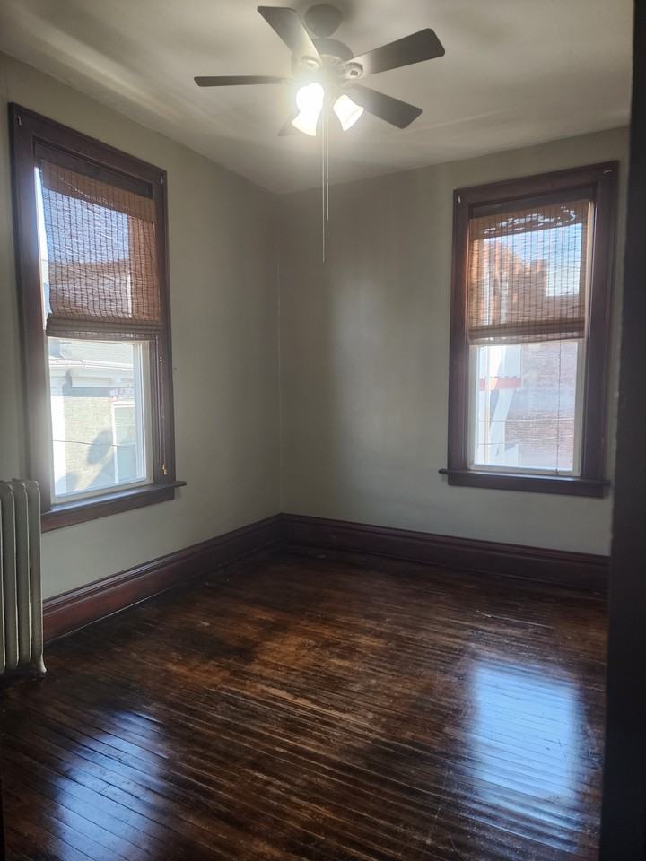 140 Loras Blvd #4 - Photo 7 of 10