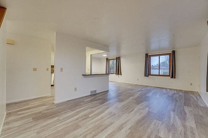 3401 Westminster St - Photo 5 of 37