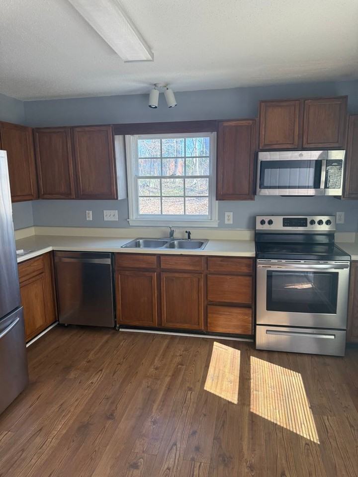 2723 Vestal St - Photo 3 of 9