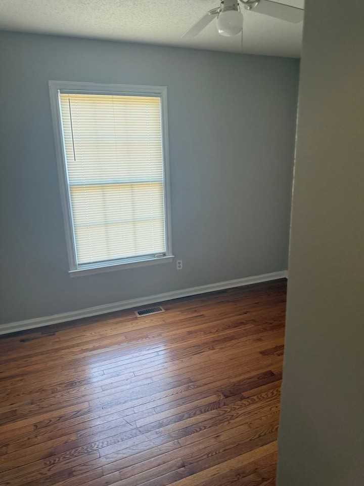 2723 Vestal St - Photo 6 of 9