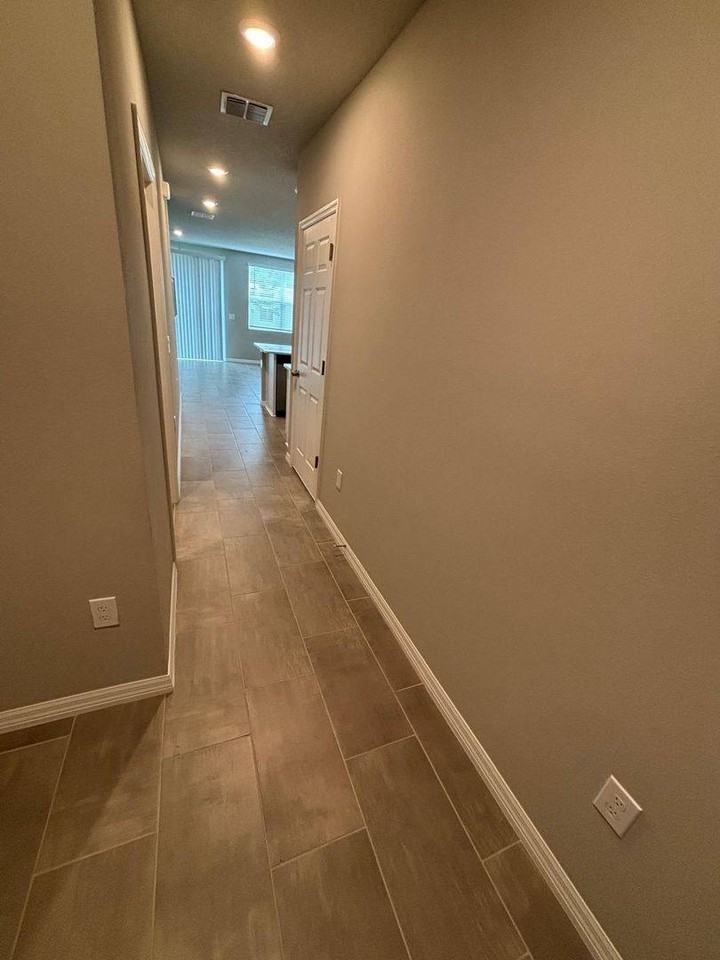 431 Legacy Loop - Photo 3 of 10