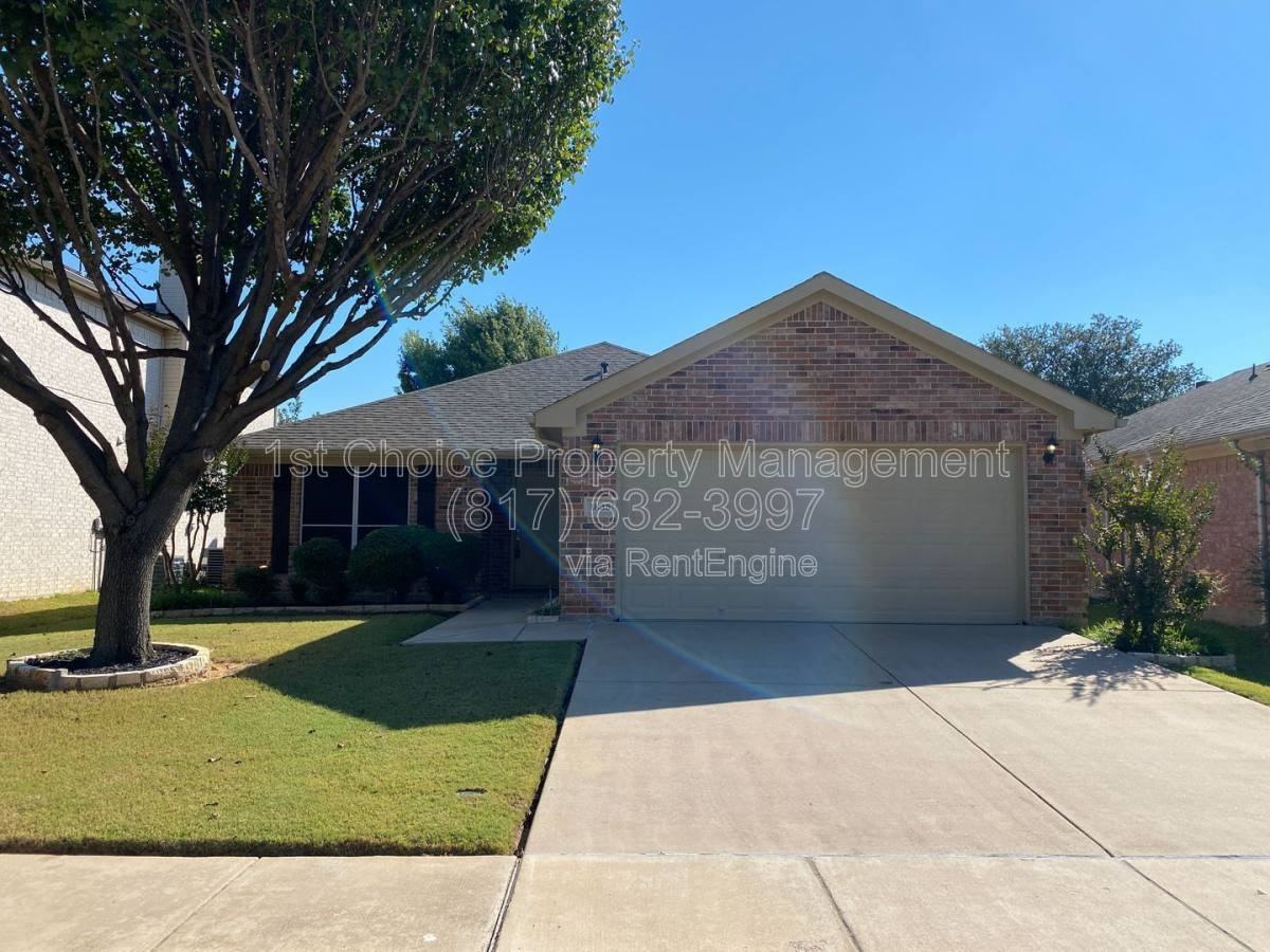 1835 Woodchase Dr - Photo 2 of 10