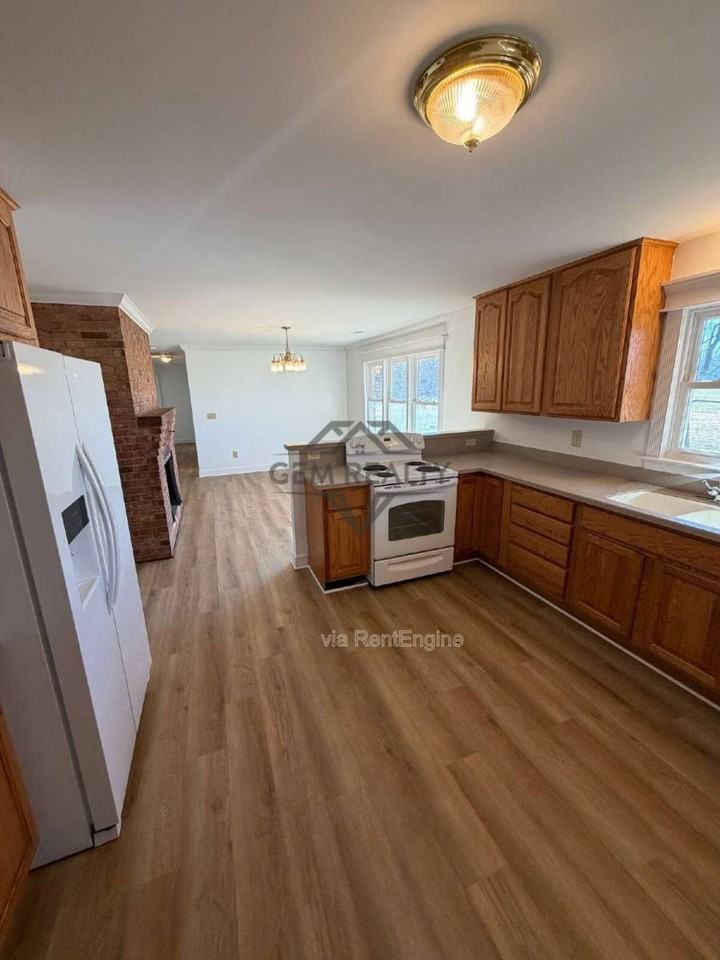 15326 Tidewater Trl - Photo 3 of 10