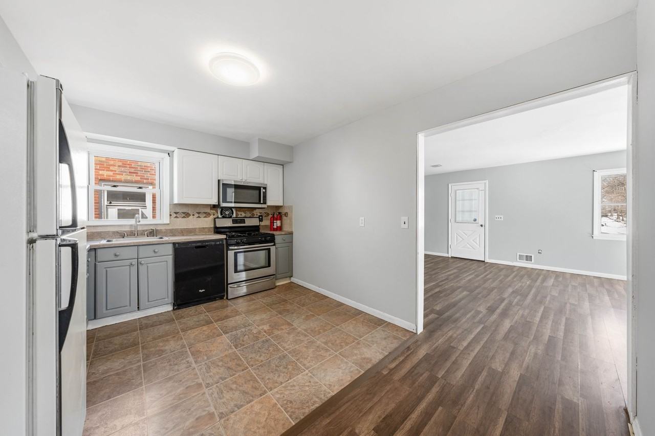 2054 Prospect St - Photo 2 of 17