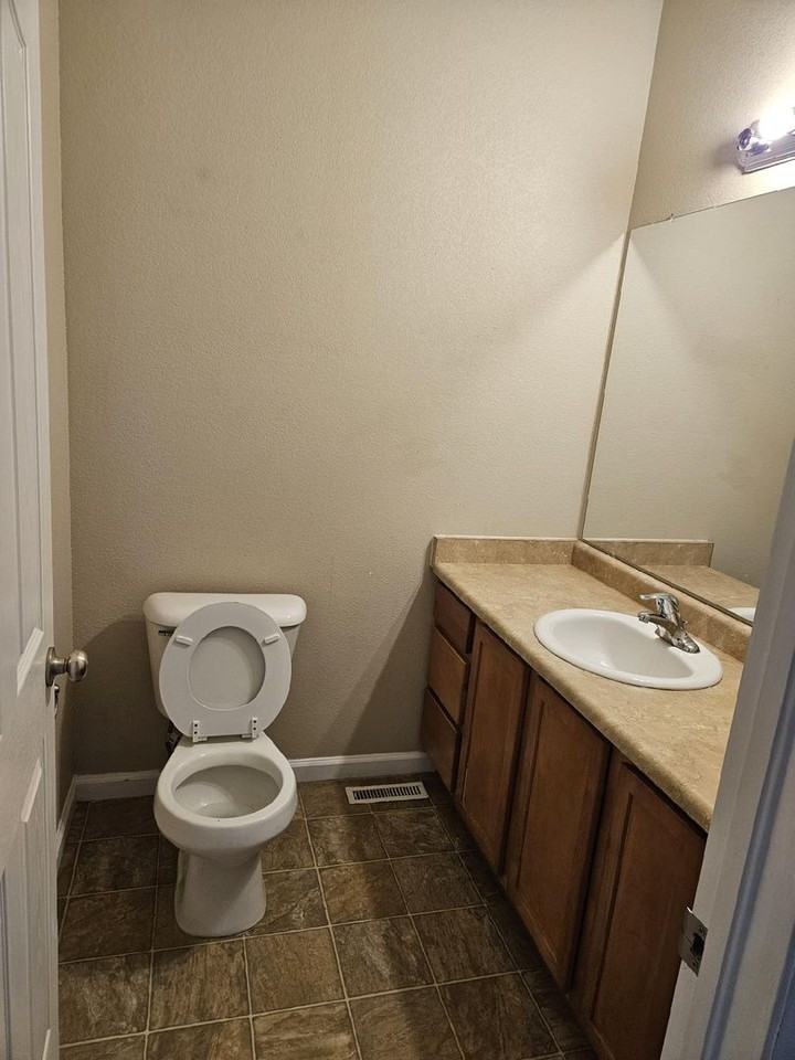 3373 Chaparral - Photo 7 of 20