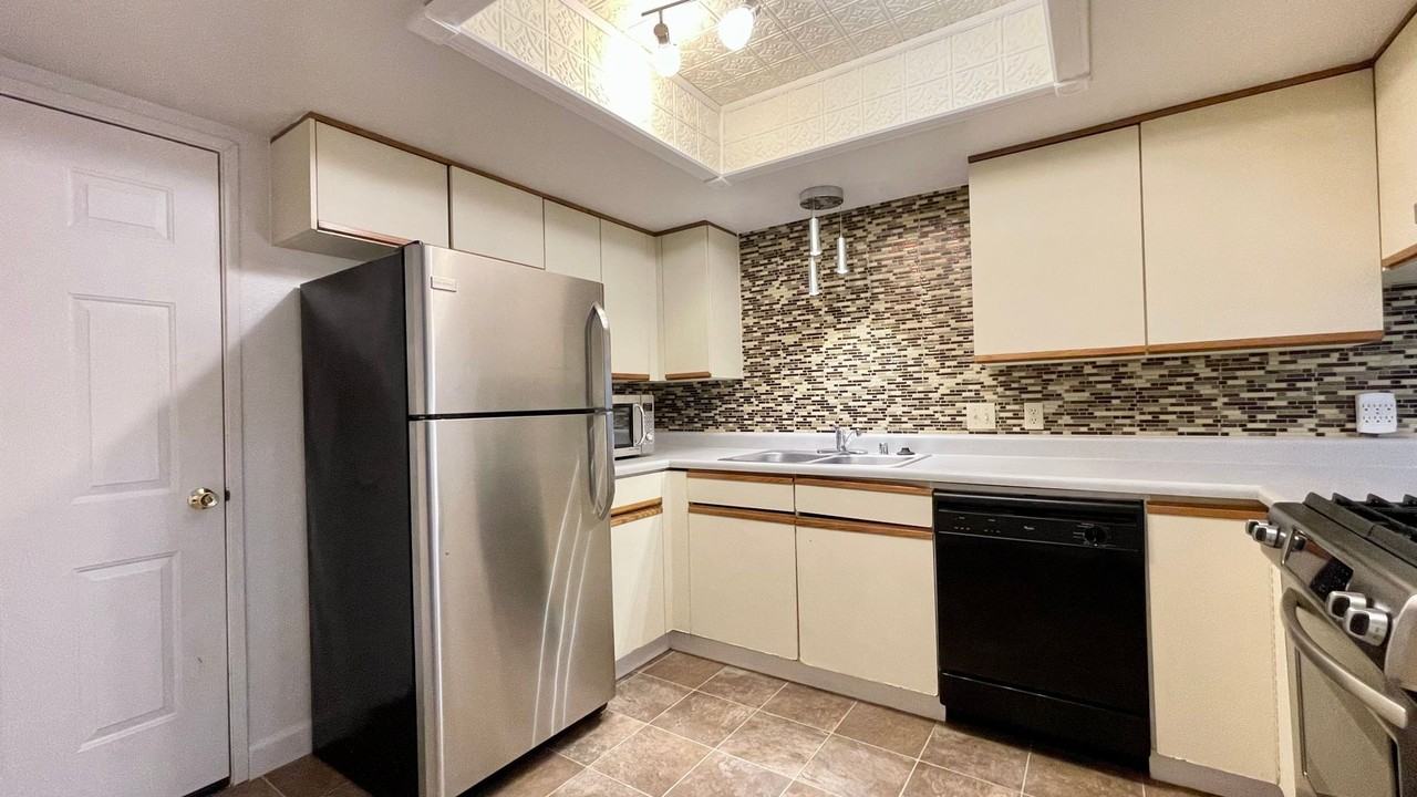 2221 King Ct #26 - Photo 5 of 15