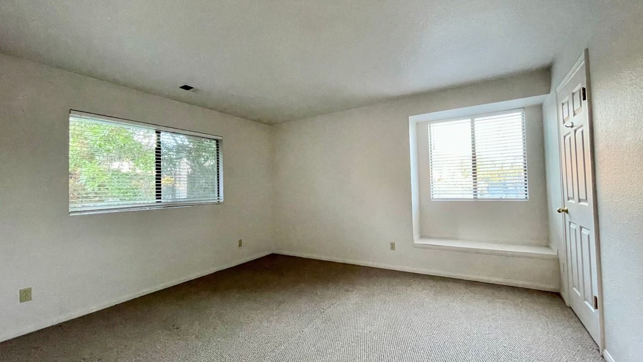 2221 King Ct #26 - Photo 7 of 15