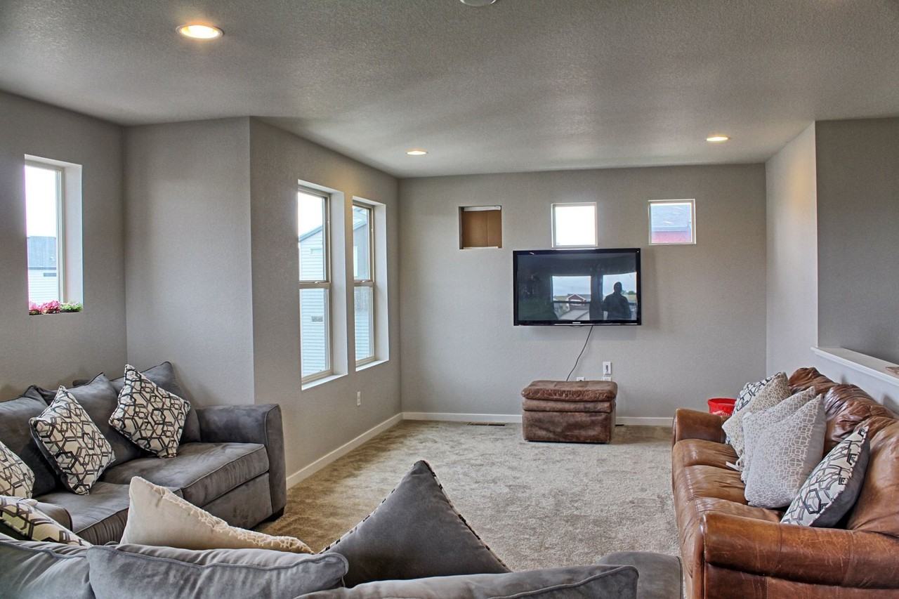 2782 Low Meadow Blvd - Photo 7 of 31