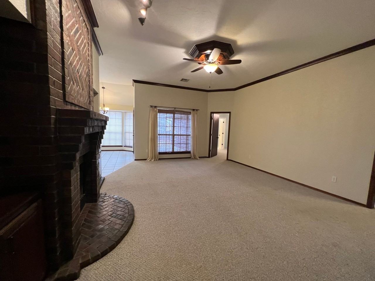 3053 Sw 92nd St - Photo 3 of 20