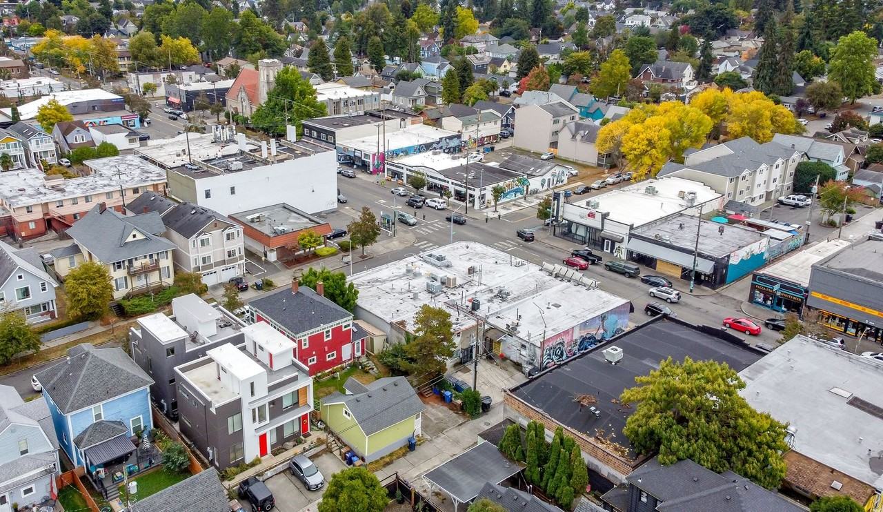 614 N Oakes St #A - Photo 2 of 5