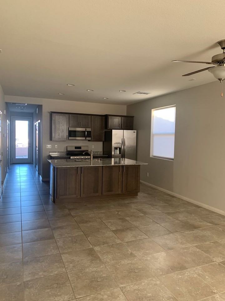 2676 Chinaberry Hill St - Photo 4 of 19