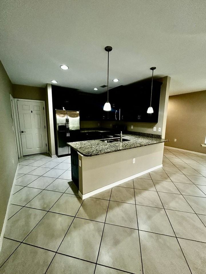 12117 Palm Cove St - Photo 6 of 22