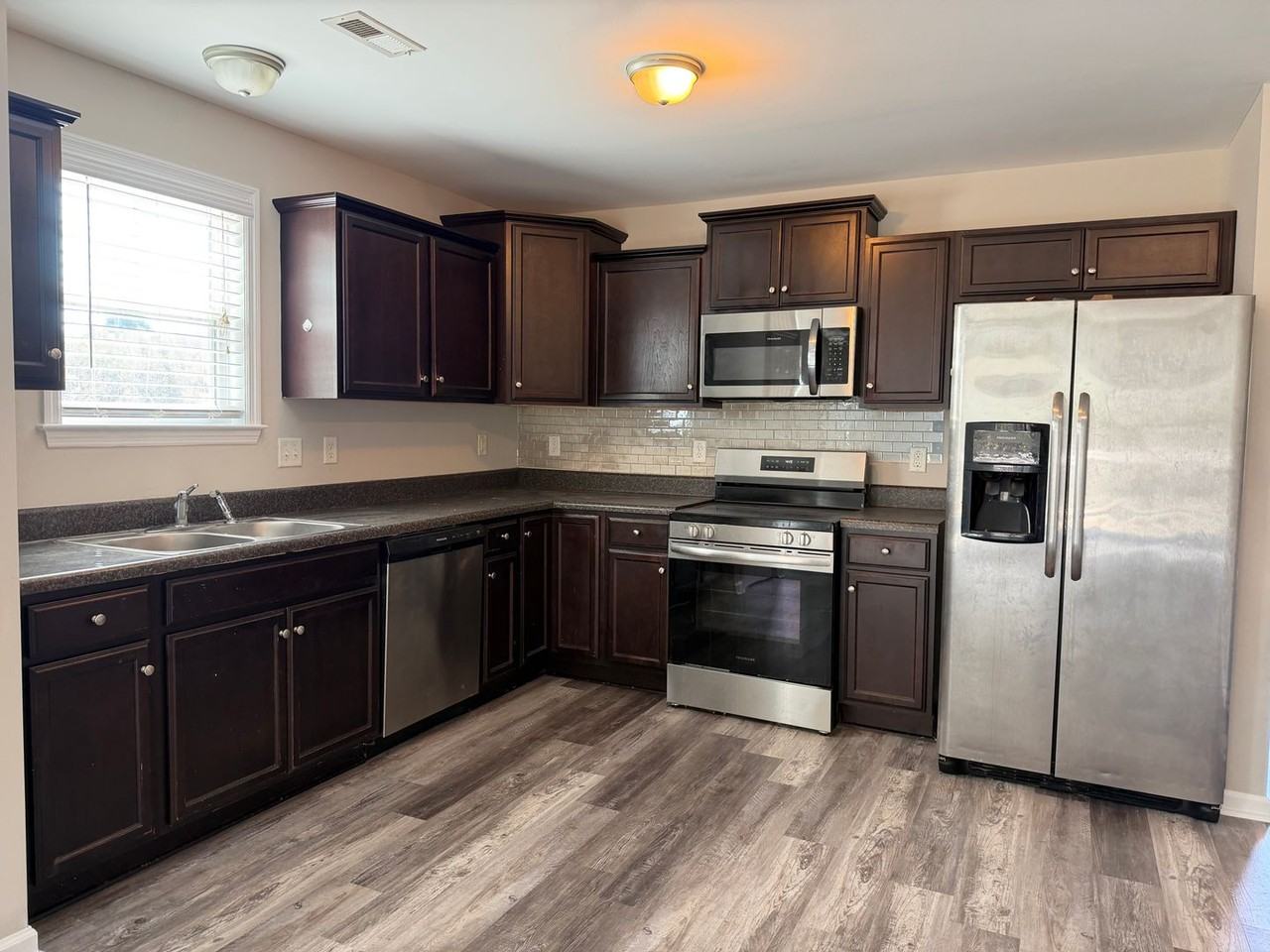 151 Pine Hollow Rd - Photo 2 of 12