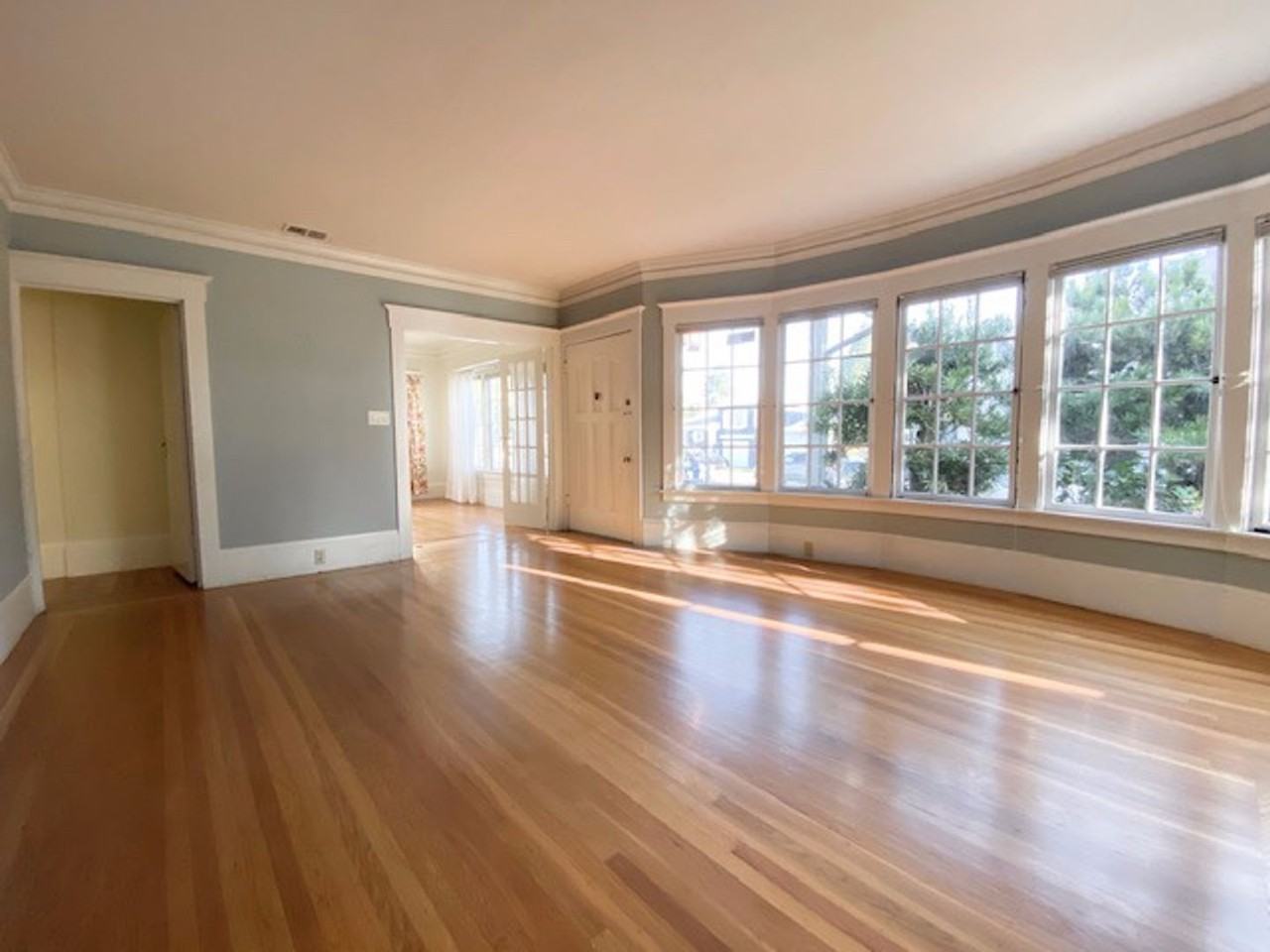 1810 Pacific Ave - Photo 5 of 23