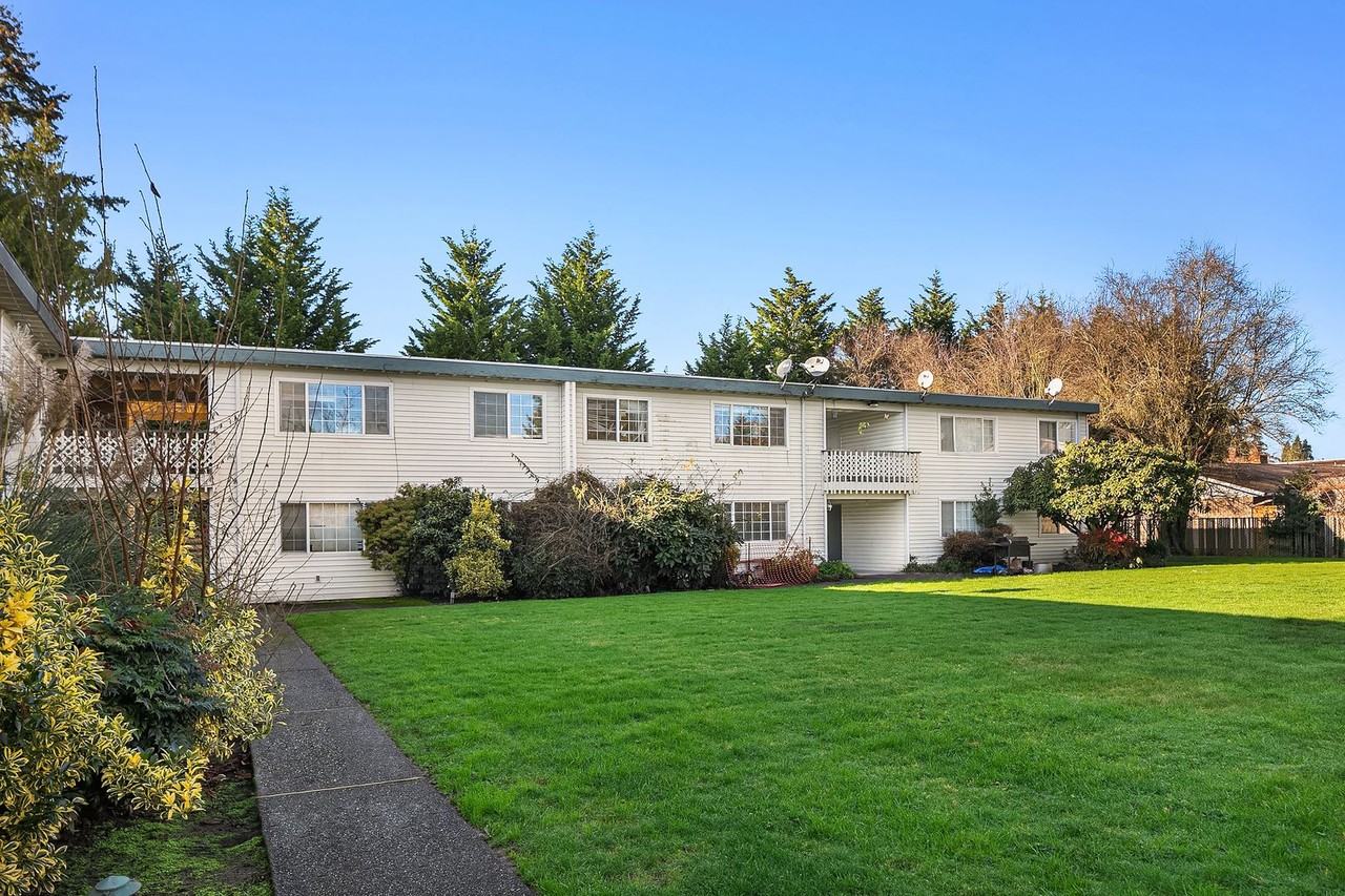 Esquire Apartments - Photo 2 of 10