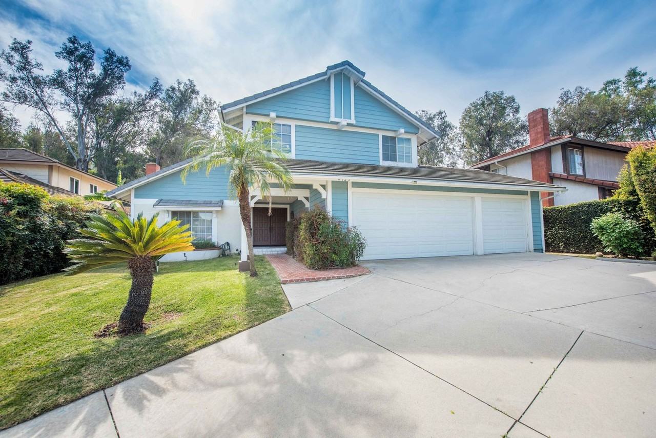 4129 Eadhill Pl - Photo 2 of 50