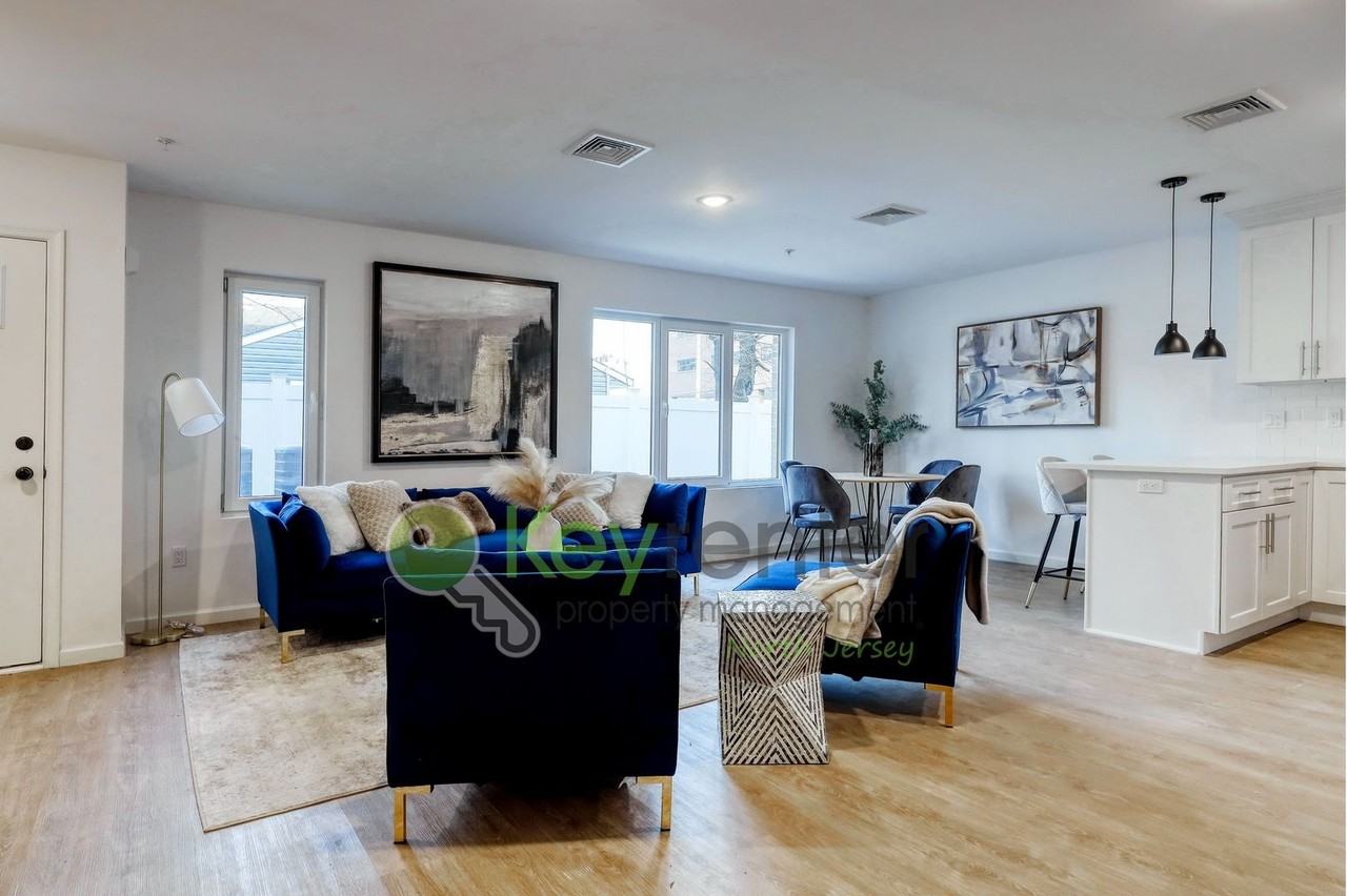 176 Pennington Ave - Photo 7 of 32