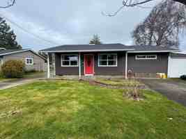 featured image of 130 Se Salmon St