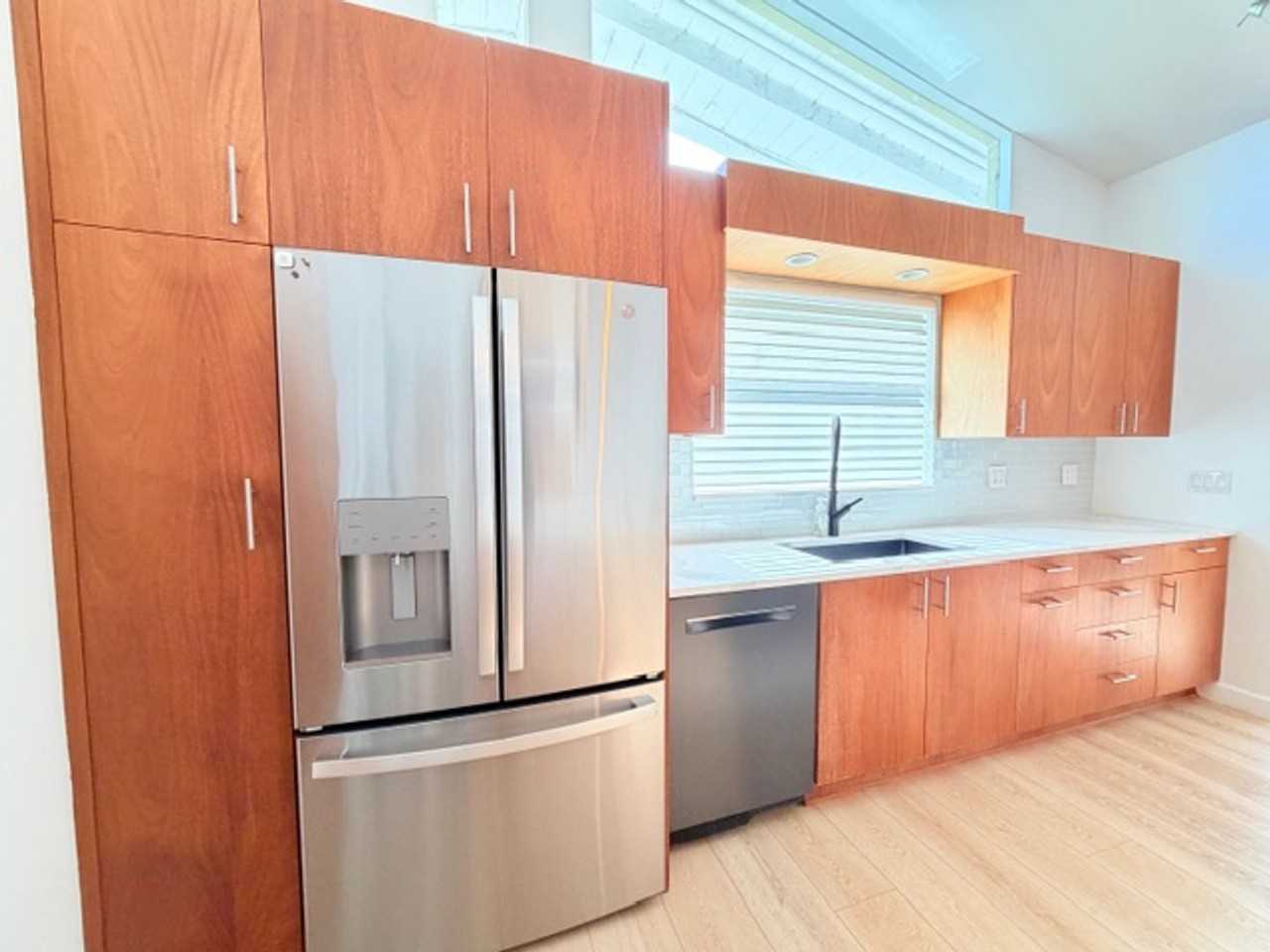 805 Margo St - Photo 6 of 18