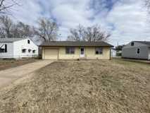 877 Windsor Dr - Photo 1 of 1