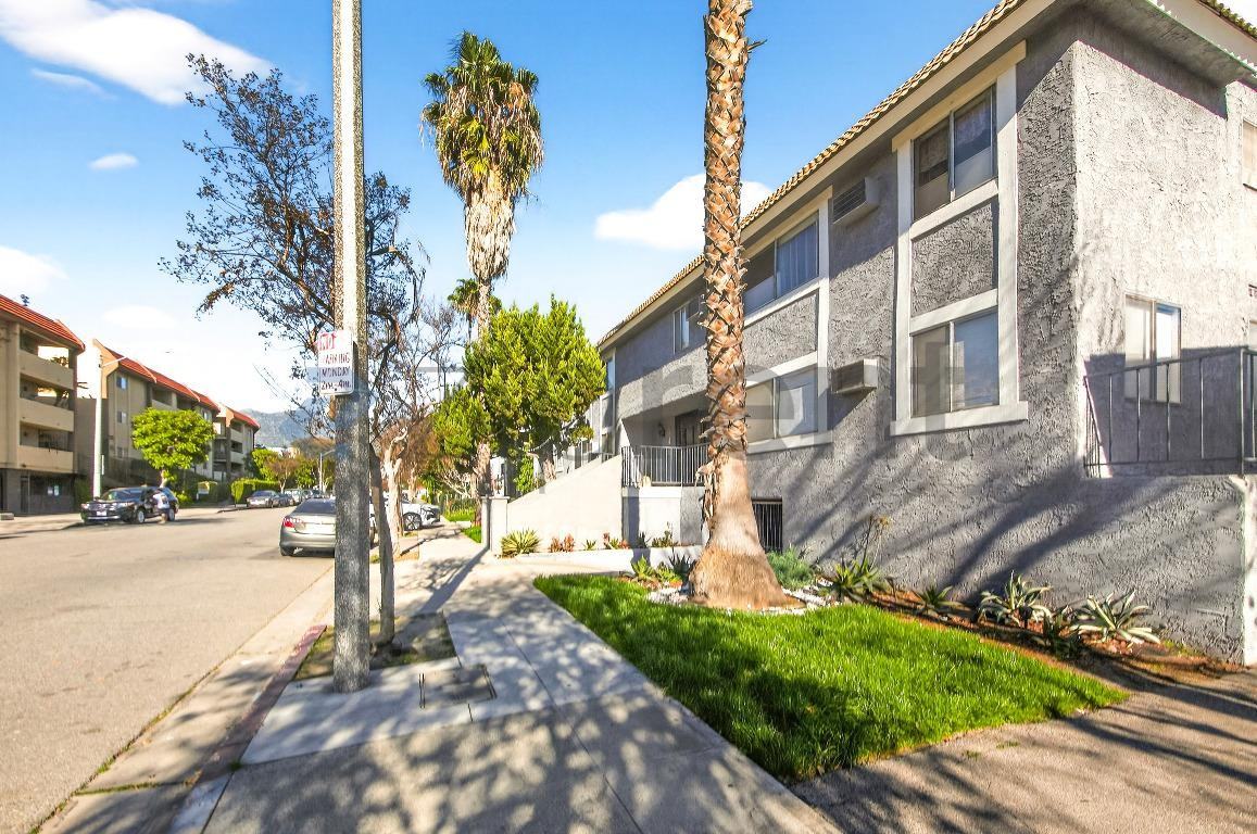 240 W Verdugo Ave #O - Photo 4 of 20