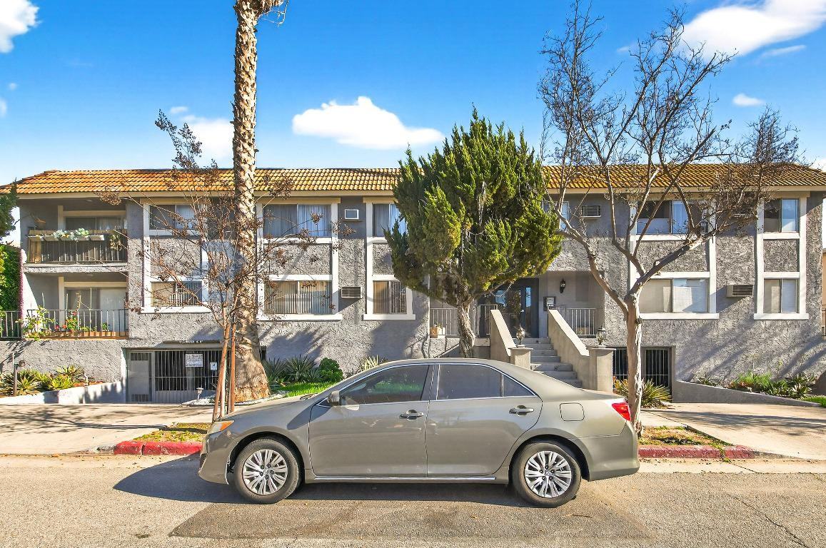 240 W Verdugo Ave #O - Photo 5 of 20