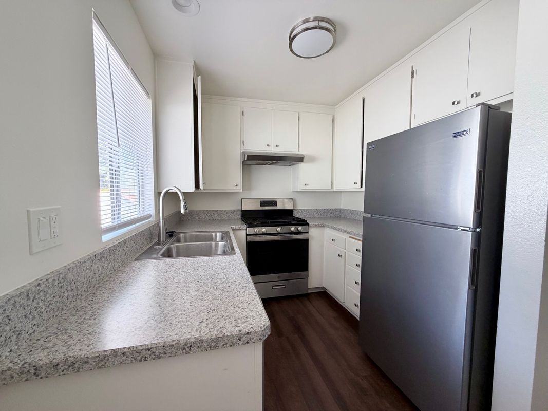 1021 San Andres St ##4 - Photo 4 of 11