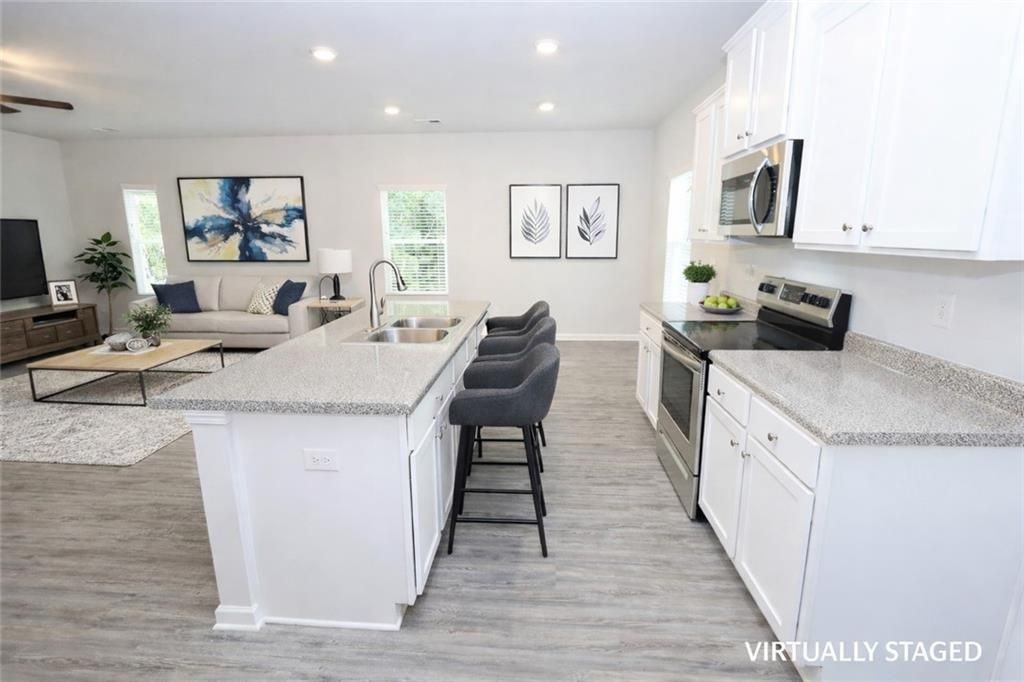 2105 Jessica Way - Photo 3 of 10