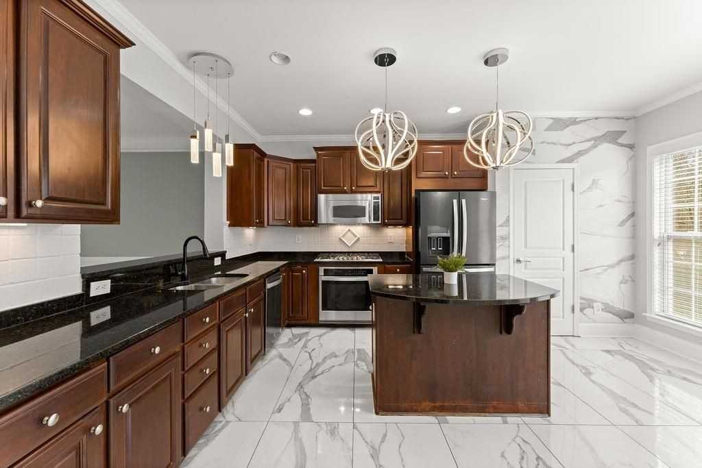 2876 Overlook Way - Photo 3 of 44