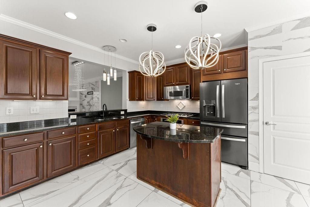 2876 Overlook Way - Photo 5 of 44