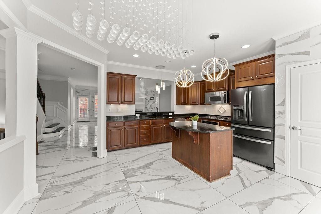 2876 Overlook Way - Photo 7 of 44