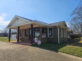 featured image of 1400 S Main St